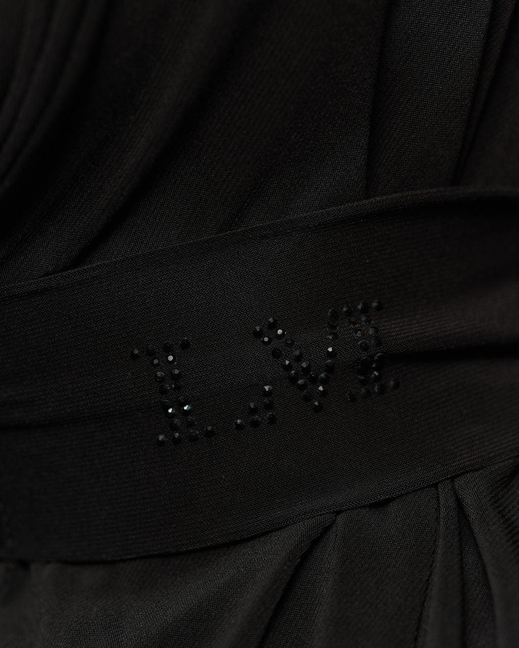 Luminé Black on Black